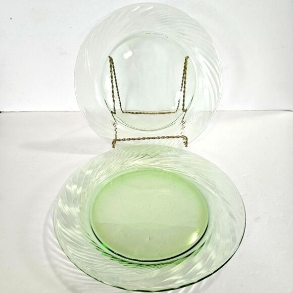 Vintage Corelle Corning Pyrex Festiva Spring Green Glass Dinner Plates Set of 2 - Picture 2 of 8